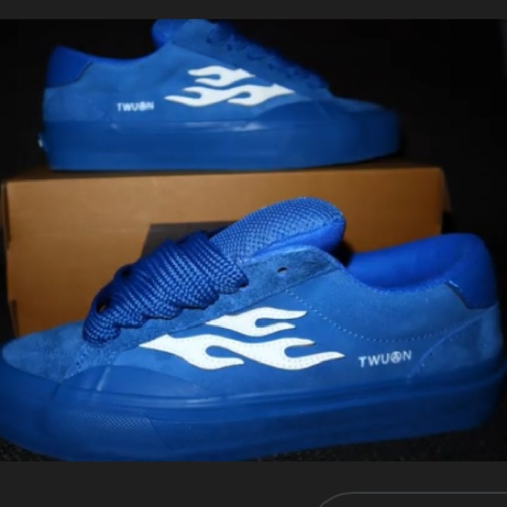 STRAYE CRIPTOS lightly worn - image 6